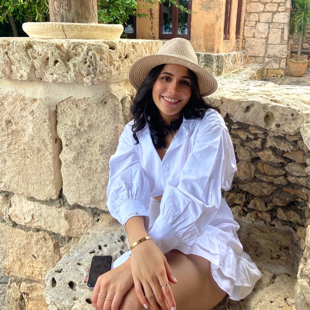 Meet your Posher, Maria